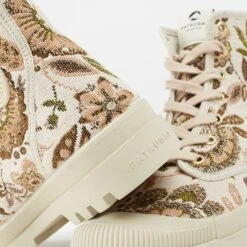 Pataugas AUTHENTIQUE M/FL F4H BEIGE 13 Pataugas AUTHENTIQUE M/FL F4H BEIGE -Pataugas Boutique OGMFLF4H628180150 BEIGE Detail