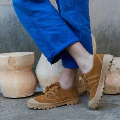 Produits populaires -Pataugas Boutique authentique low suede ocre